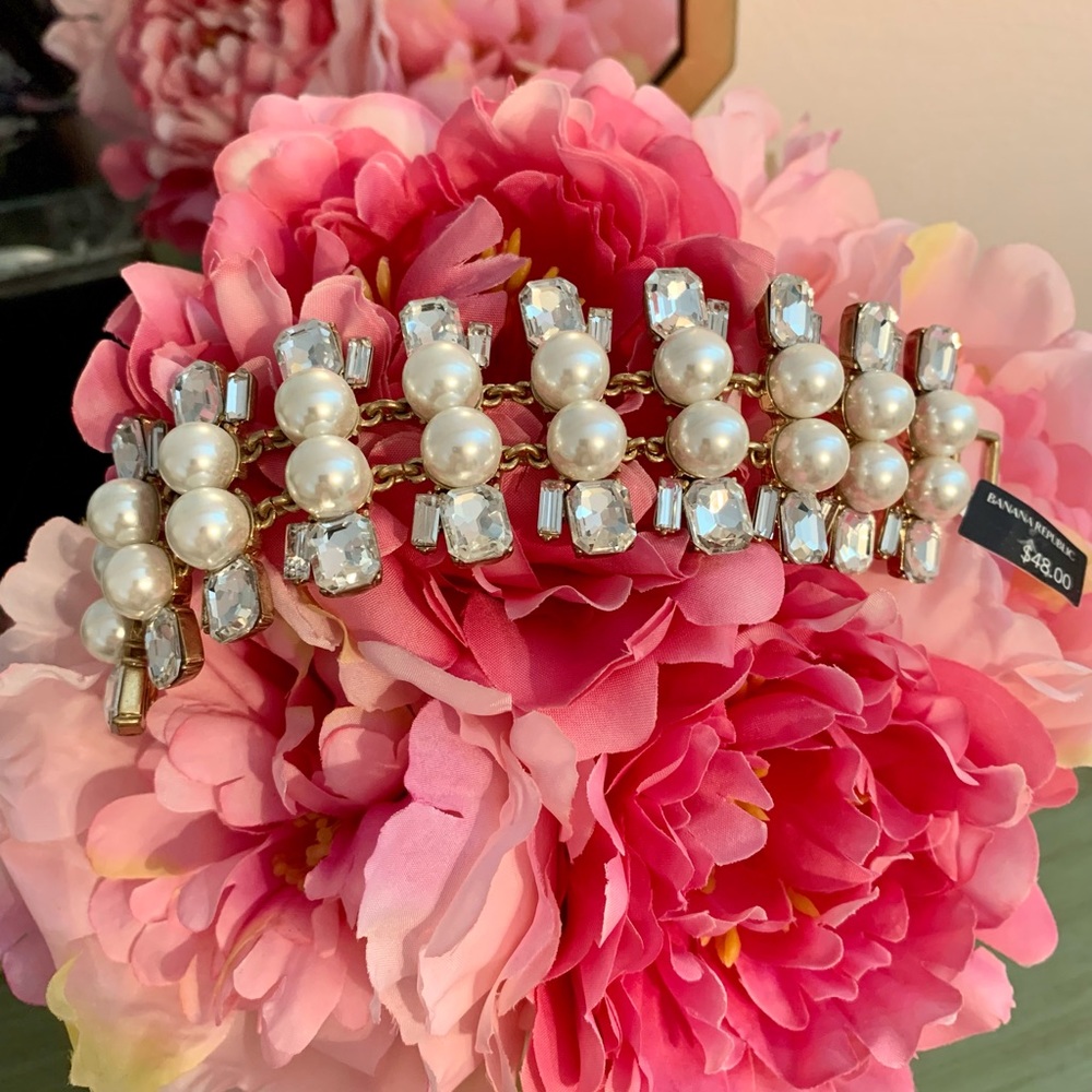 NWT Banana Republic Statement Bracelet